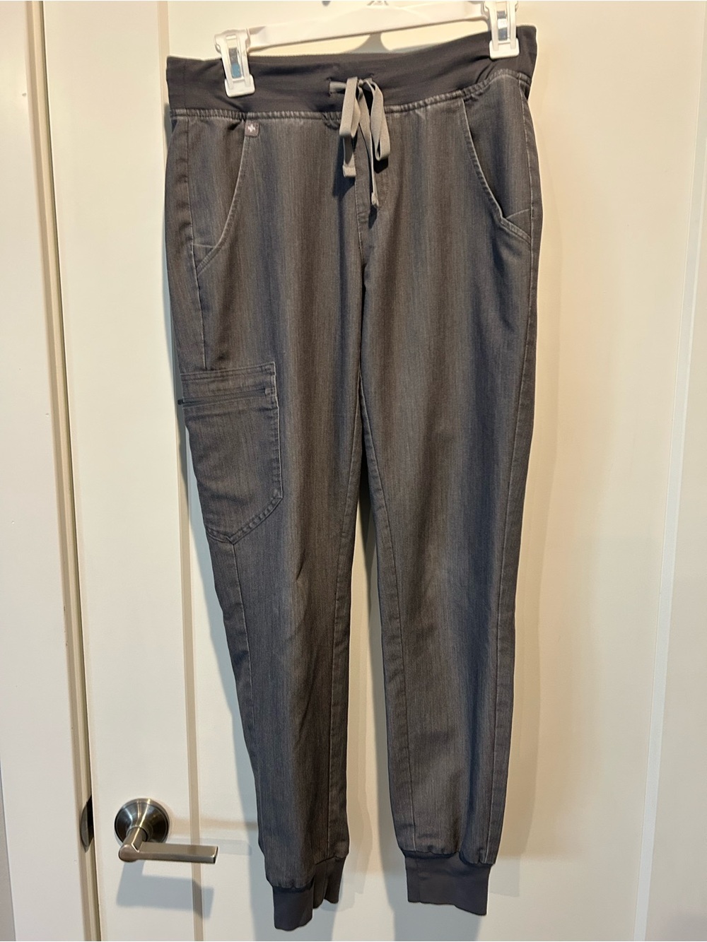 Figs Technical Collection Zamora Scrub Pants in Graphite Gray
